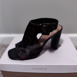 Vince Camuto Black and Burgundy Heels